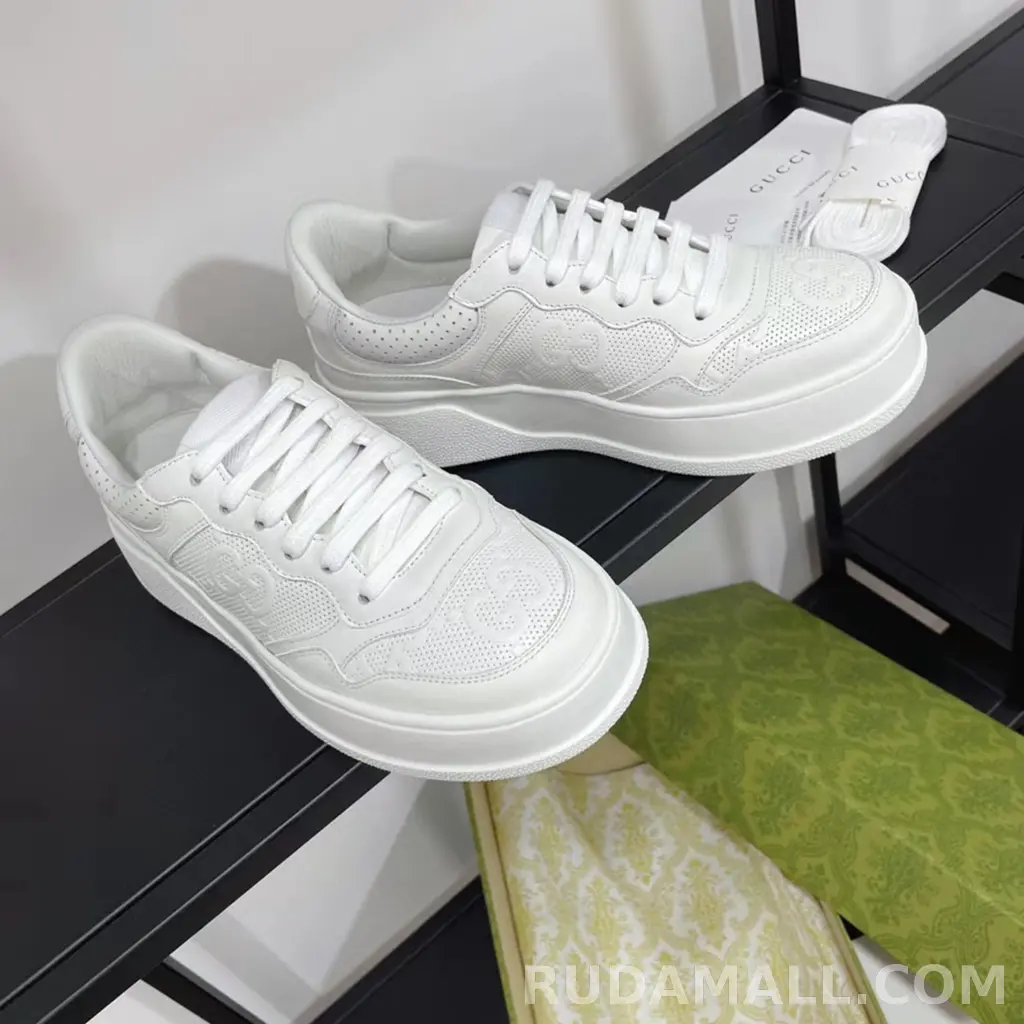  Gucci 구찌 엠보싱 스니커즈_대표이미지