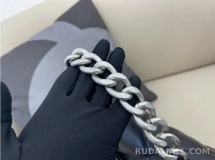 null 샤넬 19백 라지 블랙 은장 상세 이미지