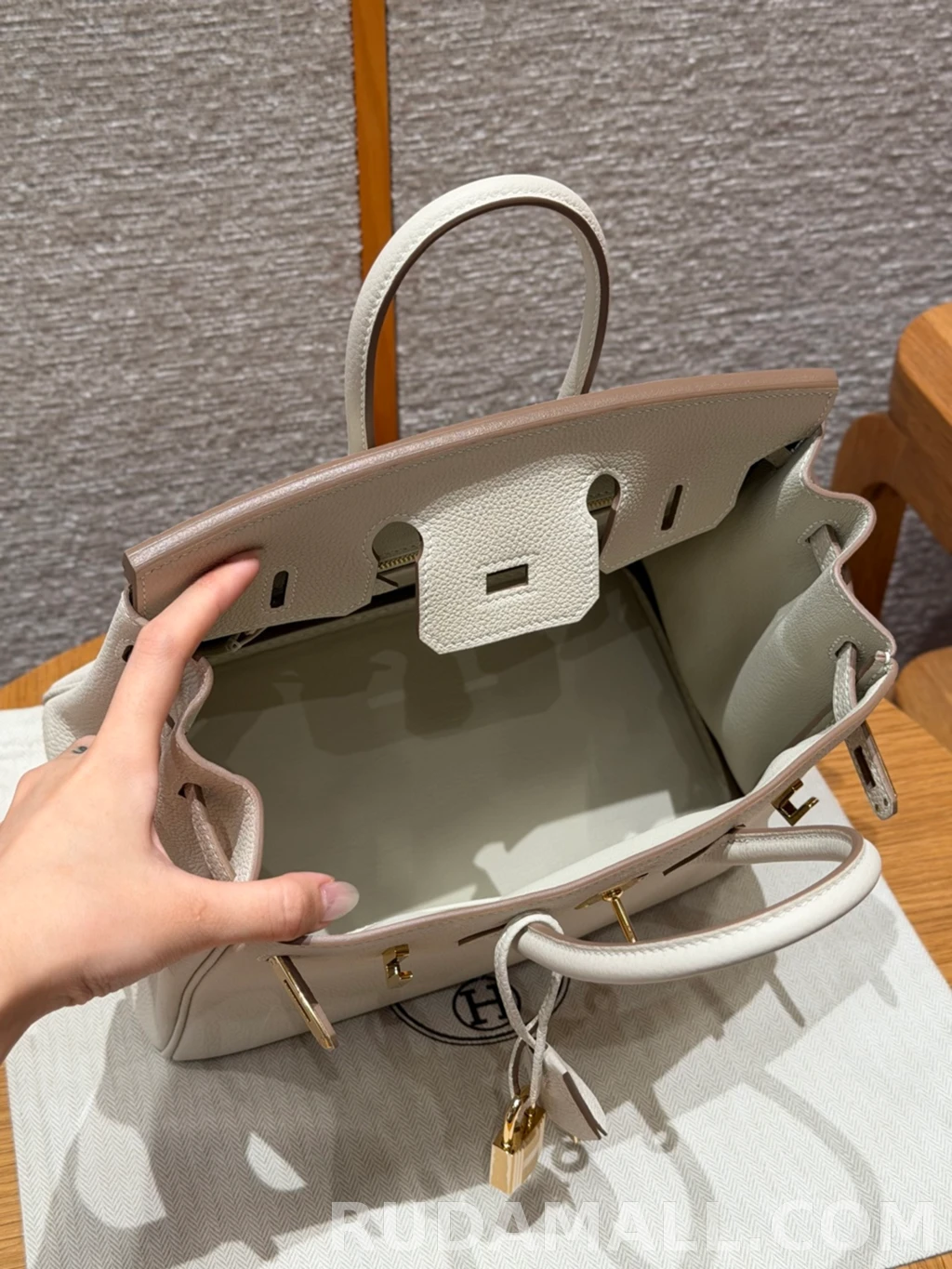 null 에르메스 버킨백 25 토고가죽 금장 상세 이미지