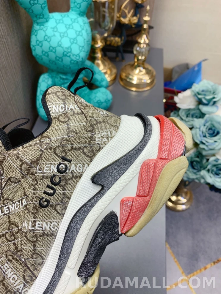 null  Balenciaga X Gucci 프로젝트 트리플 스니커즈 681066 상세 이미지