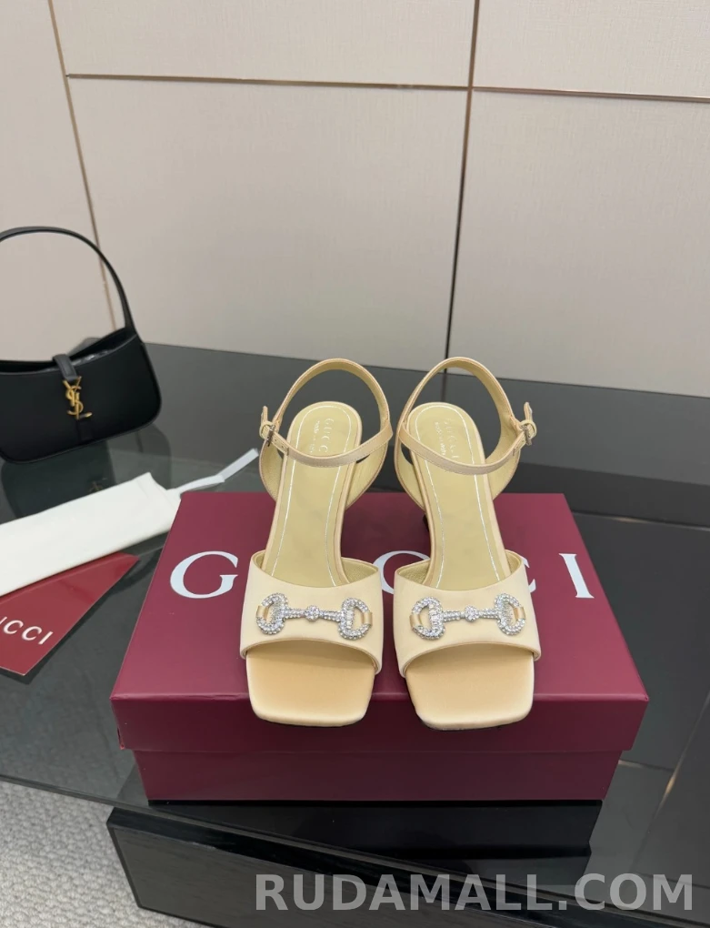null  크리스탈 호스빗 장식이 있는 샌들 834342 상세 이미지