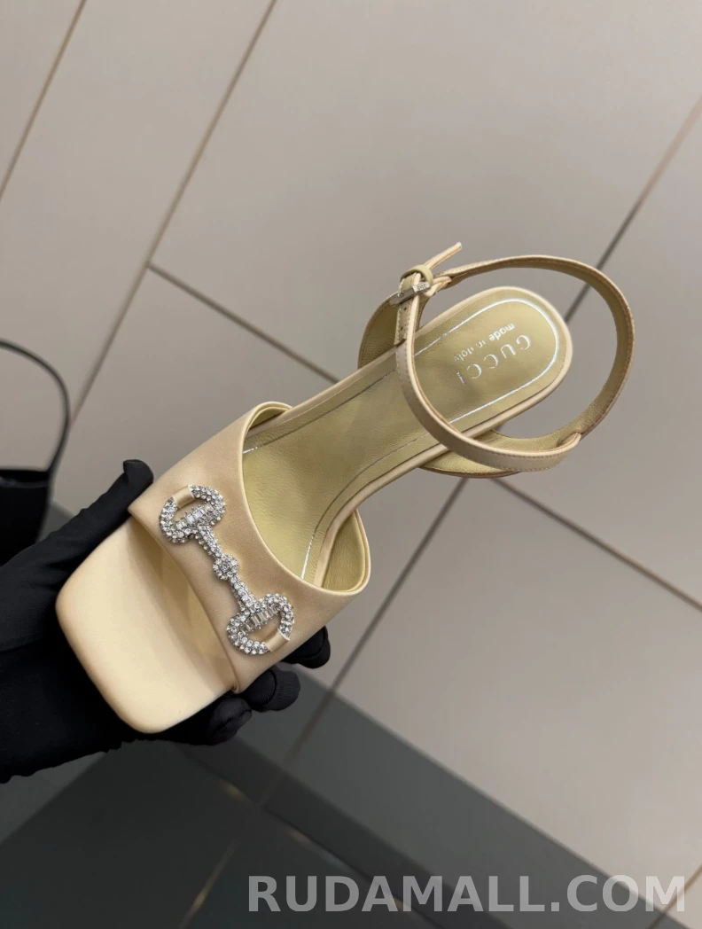 null  크리스탈 호스빗 장식이 있는 샌들 834342 상세 이미지