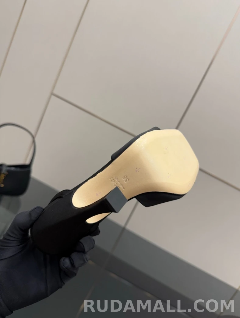 null  크리스탈 호스빗 장식이 있는 샌들 834344 상세 이미지