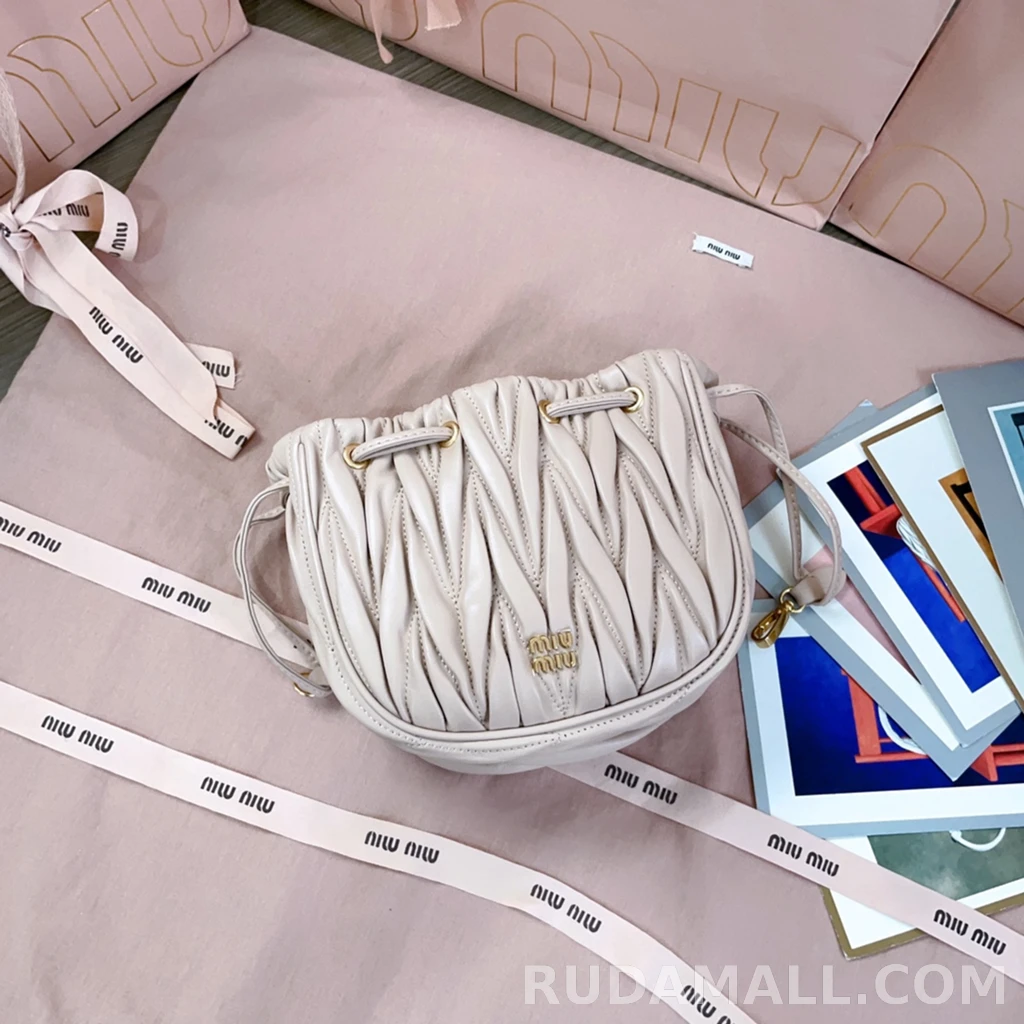 null 미우미우 마테라쎄 나파 버킷 파우치백 상세 이미지