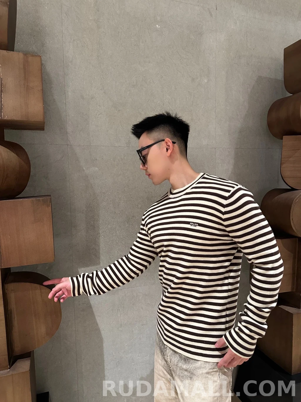 프라다 프라다 보더 니트 상세 이미지