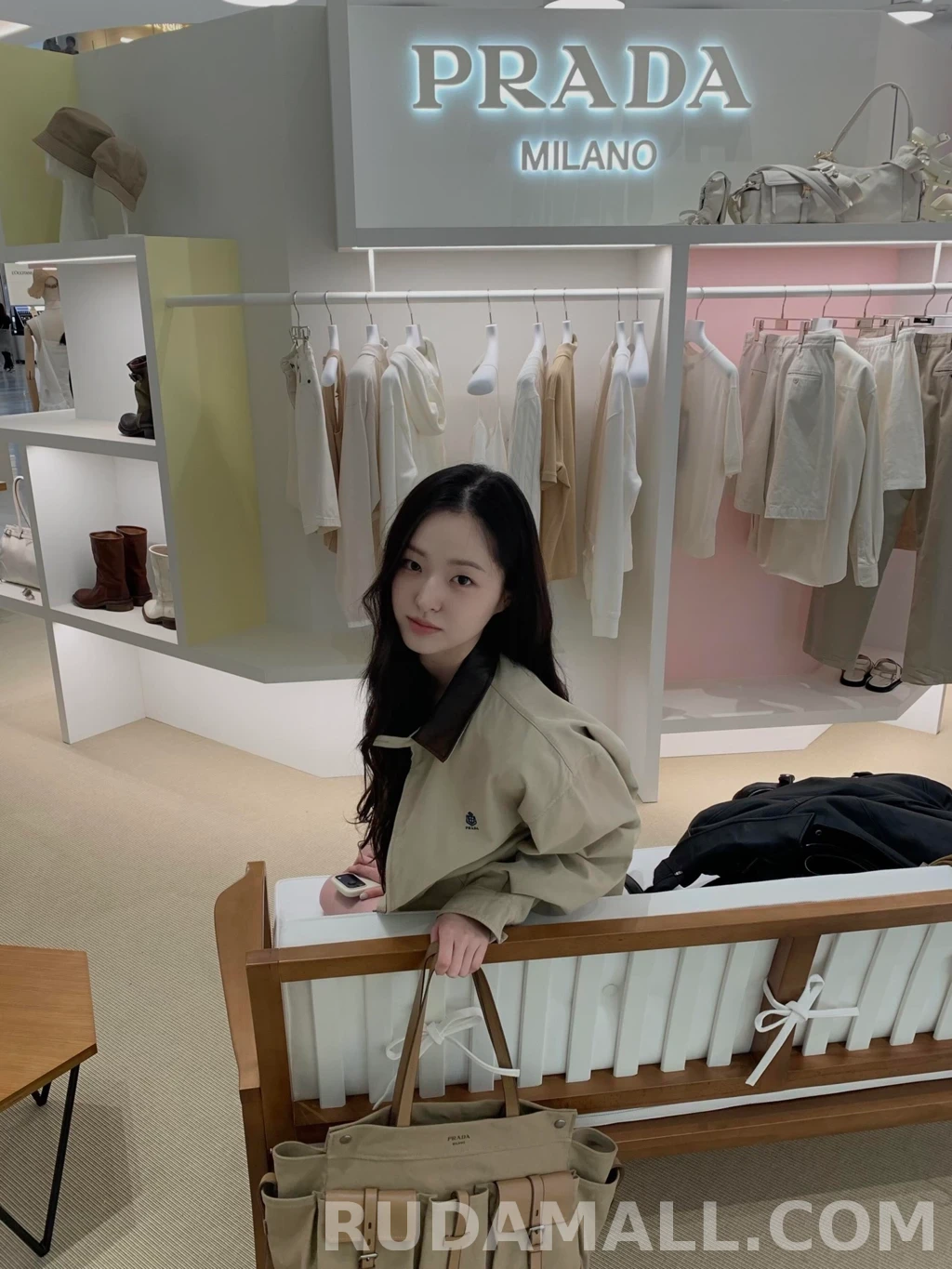 프라다 프라다 레더카라 해링턴 상세 이미지