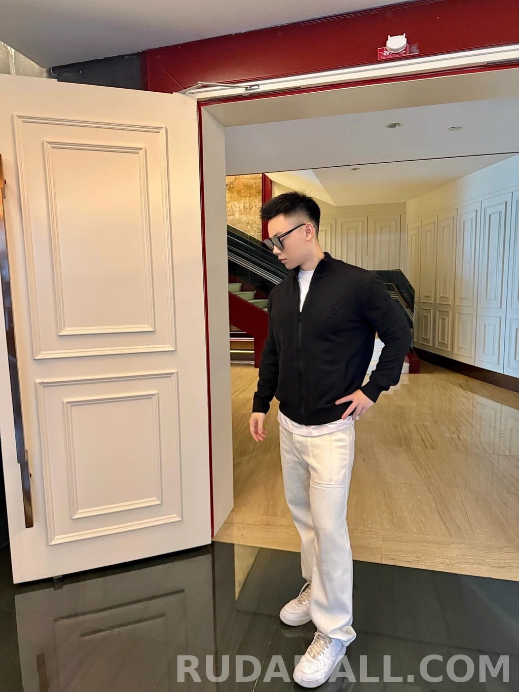 루이비통 루이비통 LV  니트 집업 상세 이미지