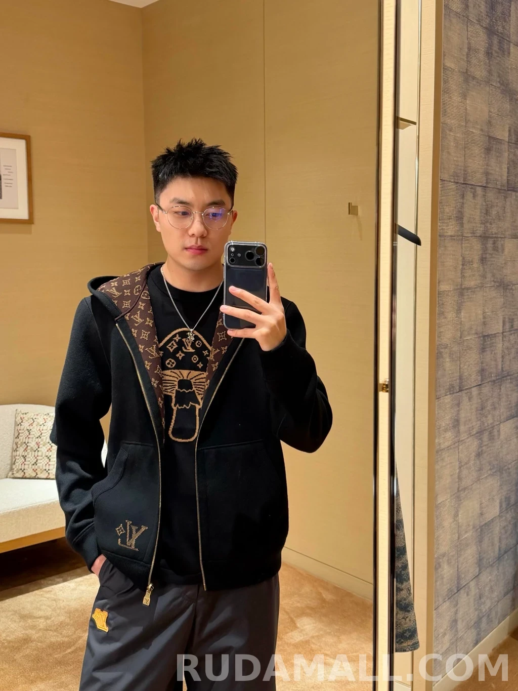 루이비통 루이비통 리버서블 후드 집업 상세 이미지
