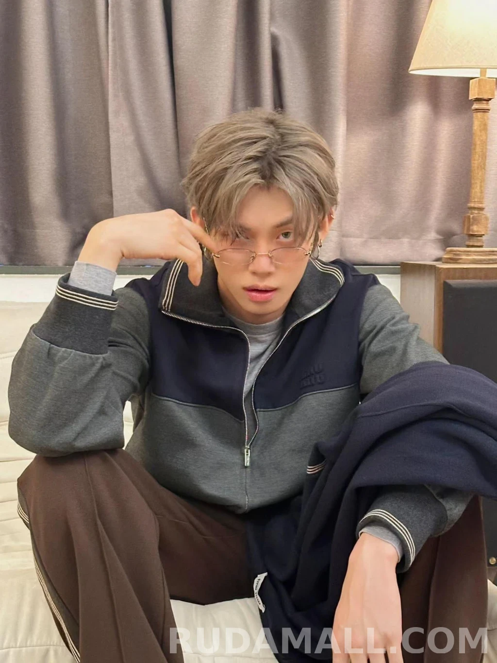 미우미우 미우미우 배색 집업 상세 이미지