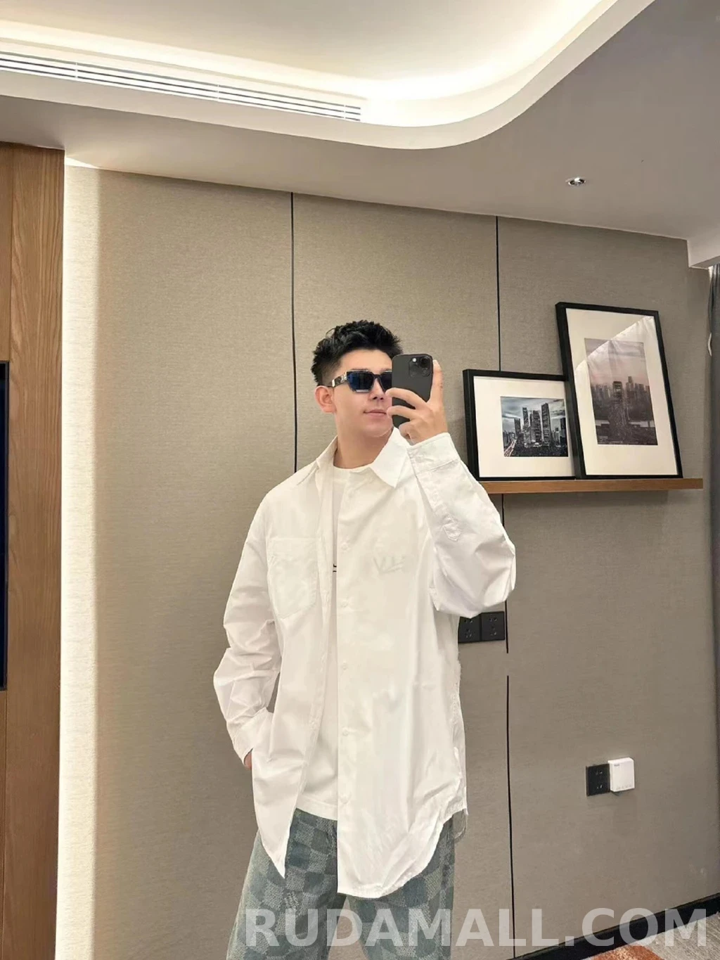 미우미우 발렌시아가 로고 셔츠 상세 이미지
