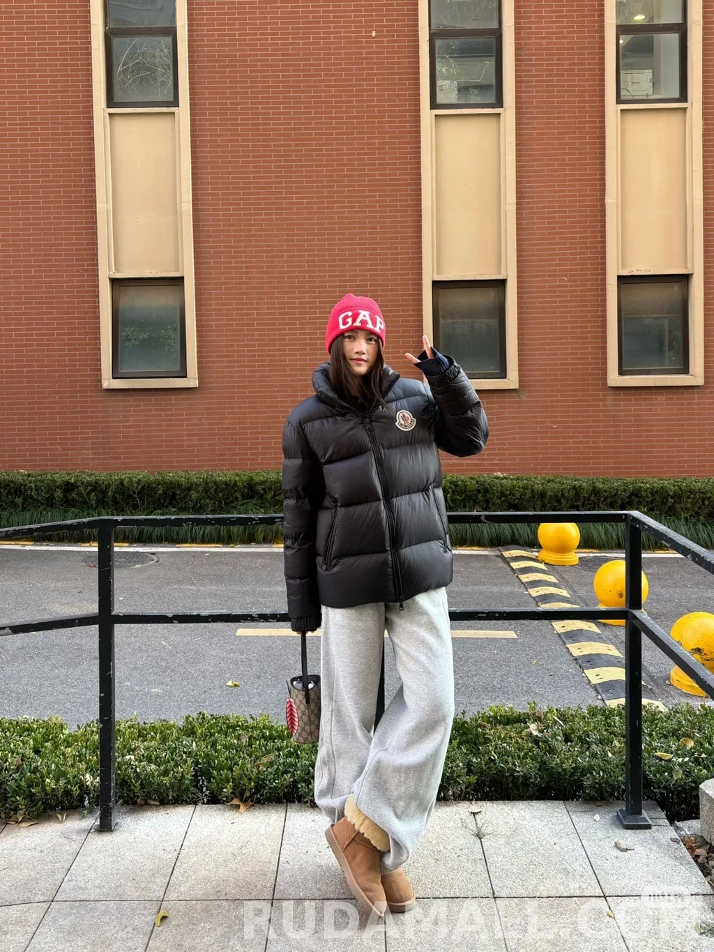 몽클레어 몽클레어 스탠드넥 패딩 상세 이미지