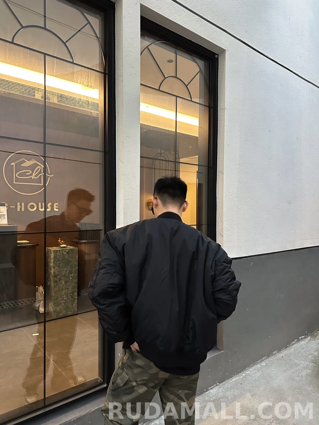 발렌시아가 발렌시아가 라이언 봄버 상세 이미지