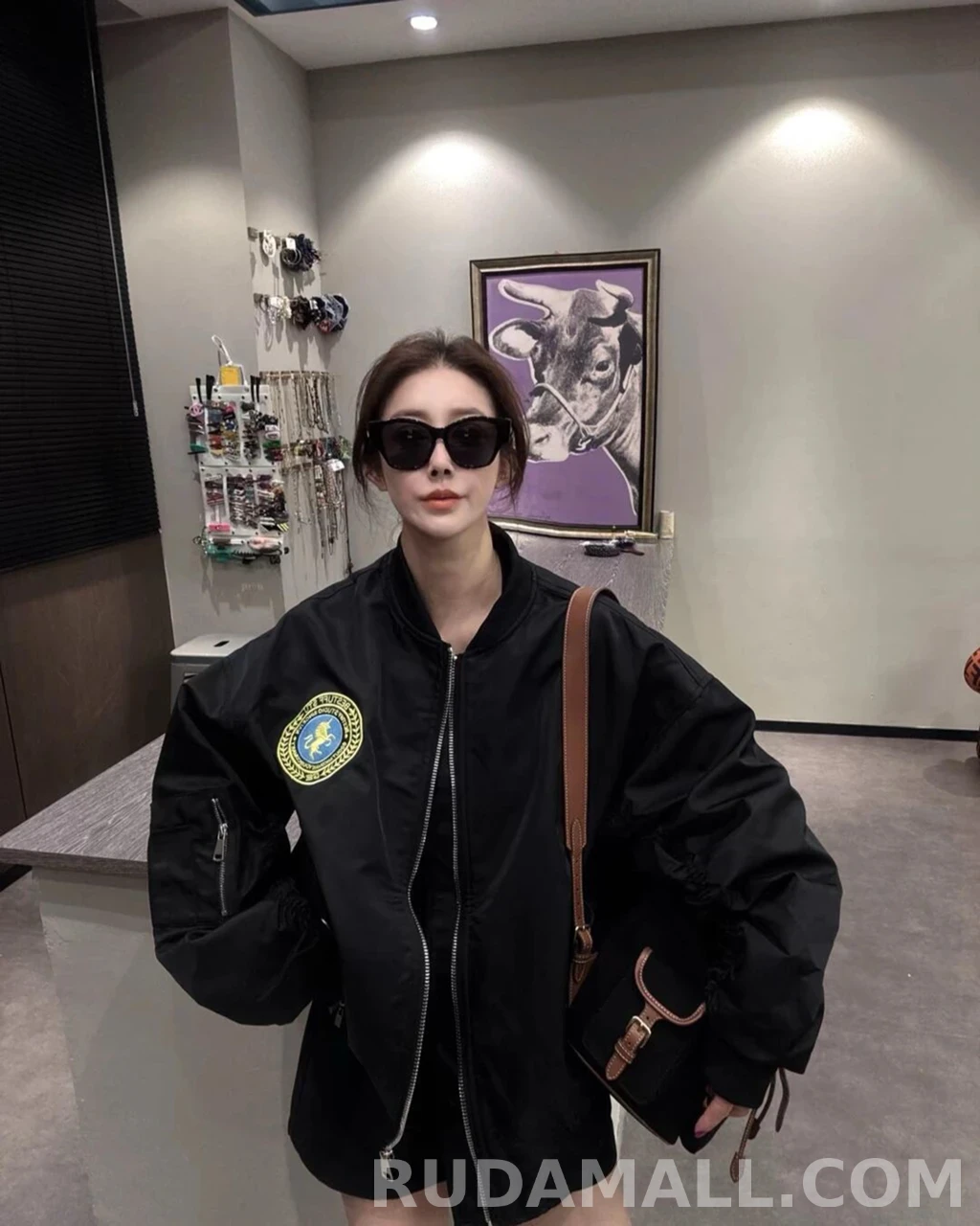 발렌시아가 발렌시아가 라이언 봄버 상세 이미지