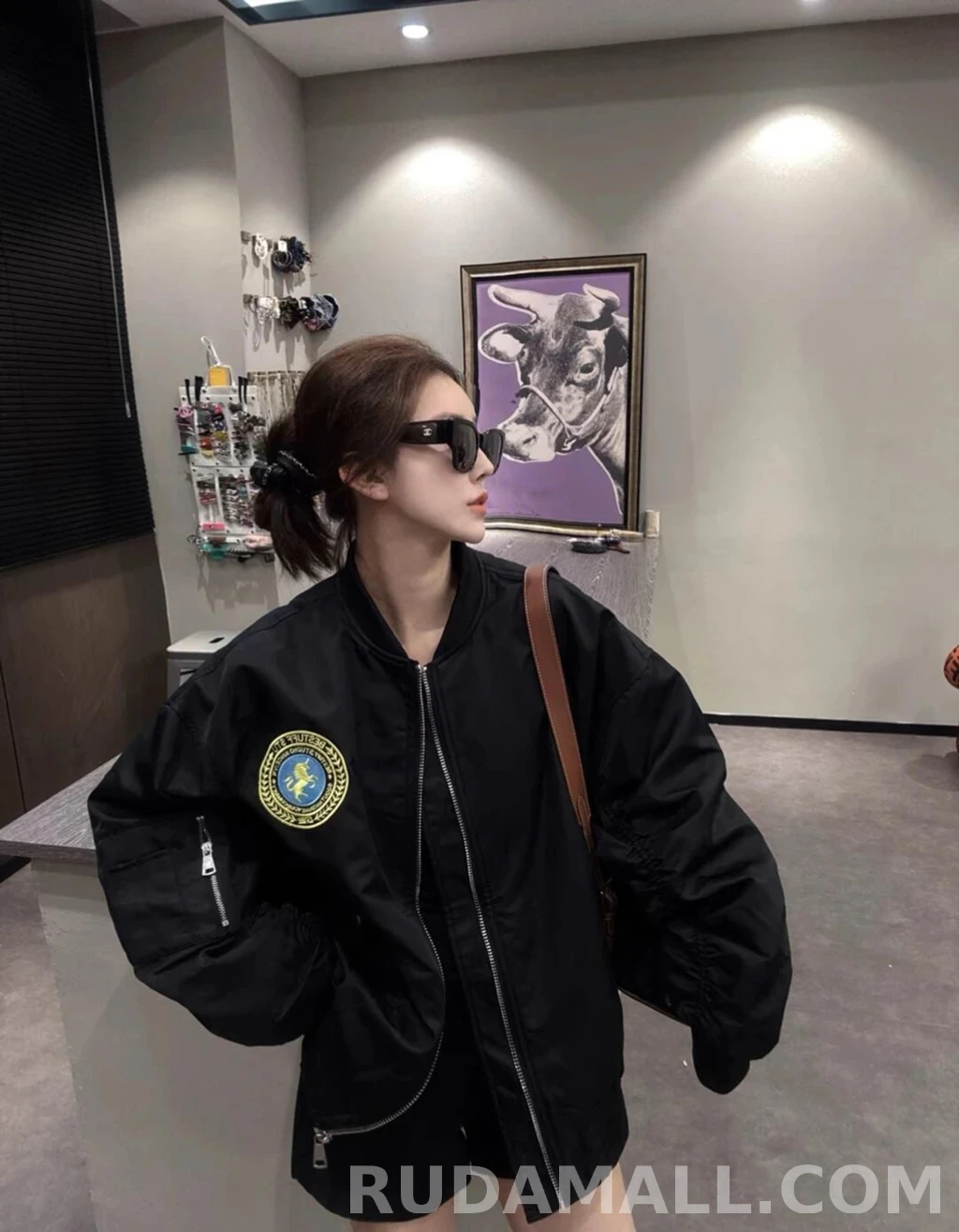 발렌시아가 발렌시아가 라이언 봄버 상세 이미지
