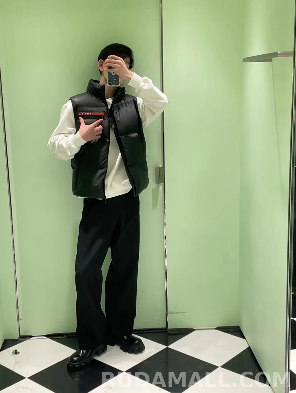 프라다 프라다 레드탭 패딩조끼 상세 이미지