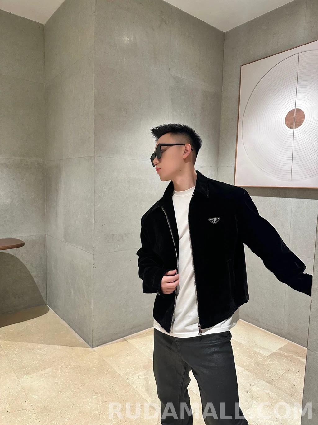 프라다 프라다 삼각로고 벨벳 재킷 상세 이미지