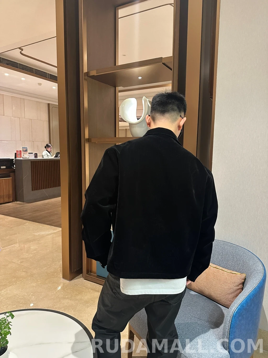 프라다 프라다 삼각로고 벨벳 재킷 상세 이미지