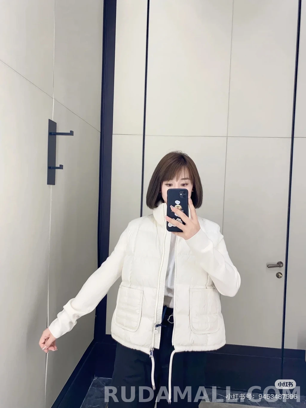  몽클레어 니트소매 패딩 상세 이미지