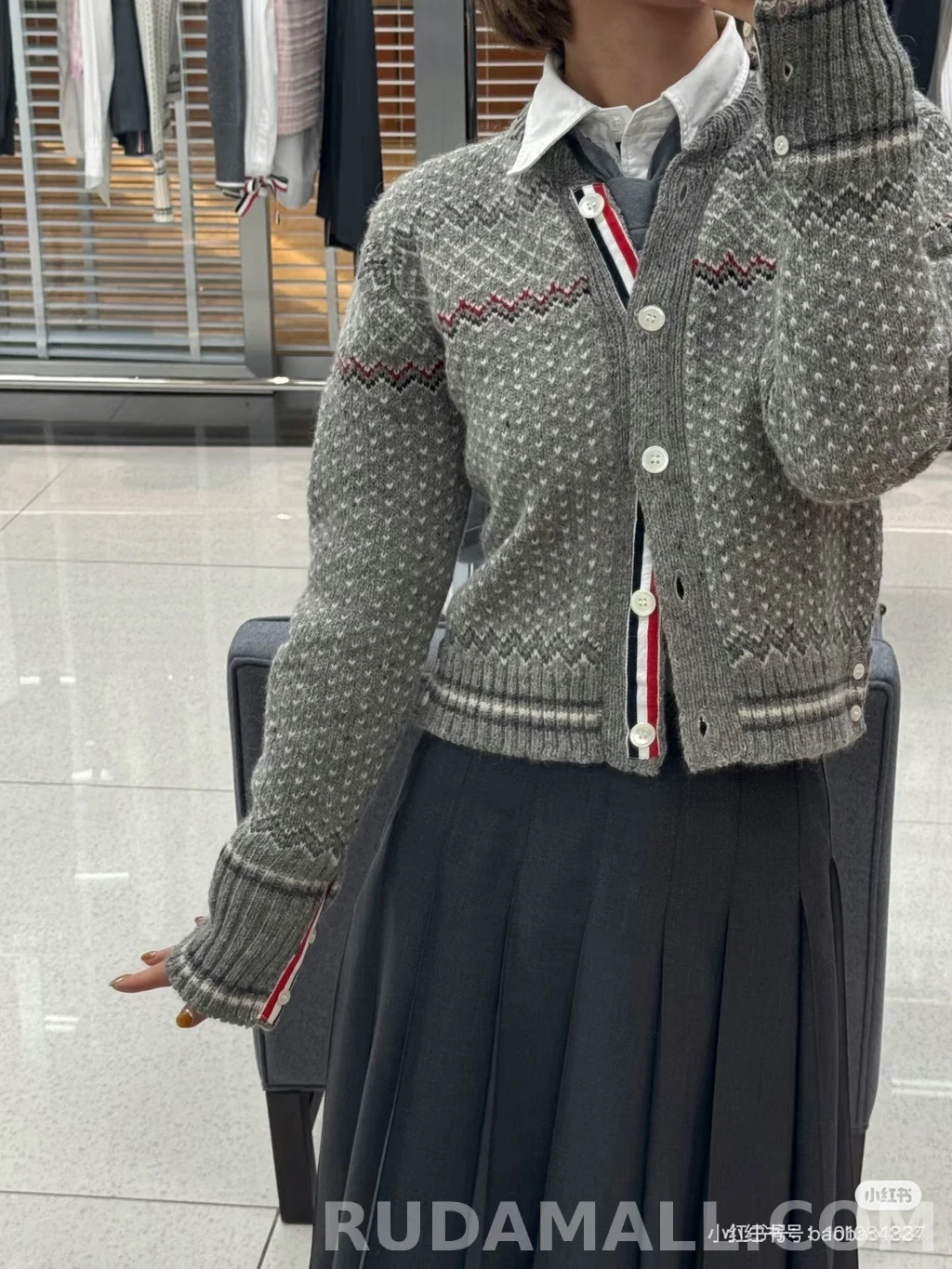 톰브라운 톰브라운 노르딕 가디건 상세 이미지