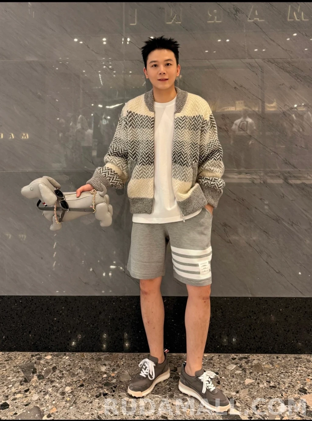 톰브라운 톰브라운 니트 봄버 상세 이미지