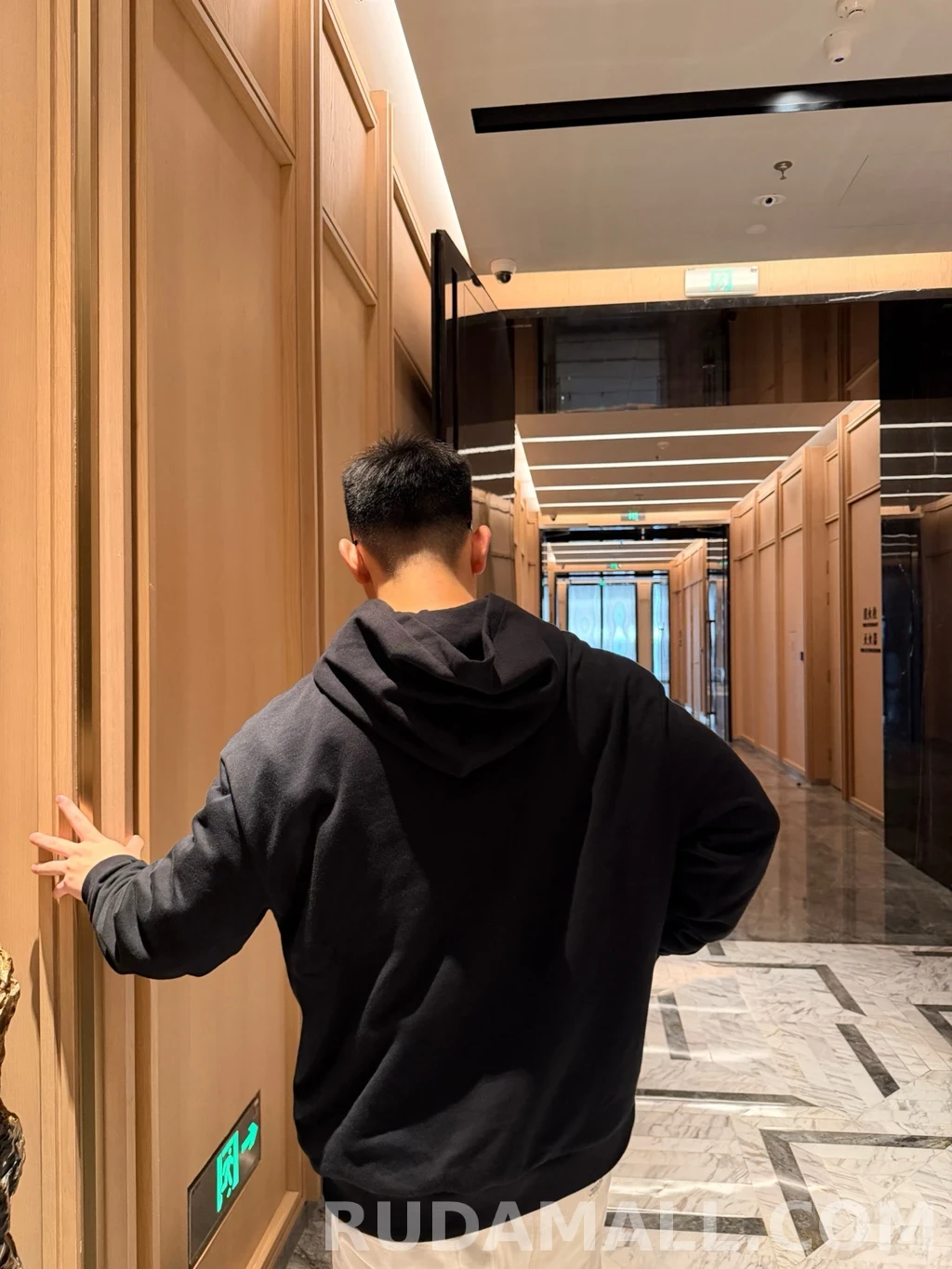 루이비통 루이비통 압화로고 후드 상세 이미지