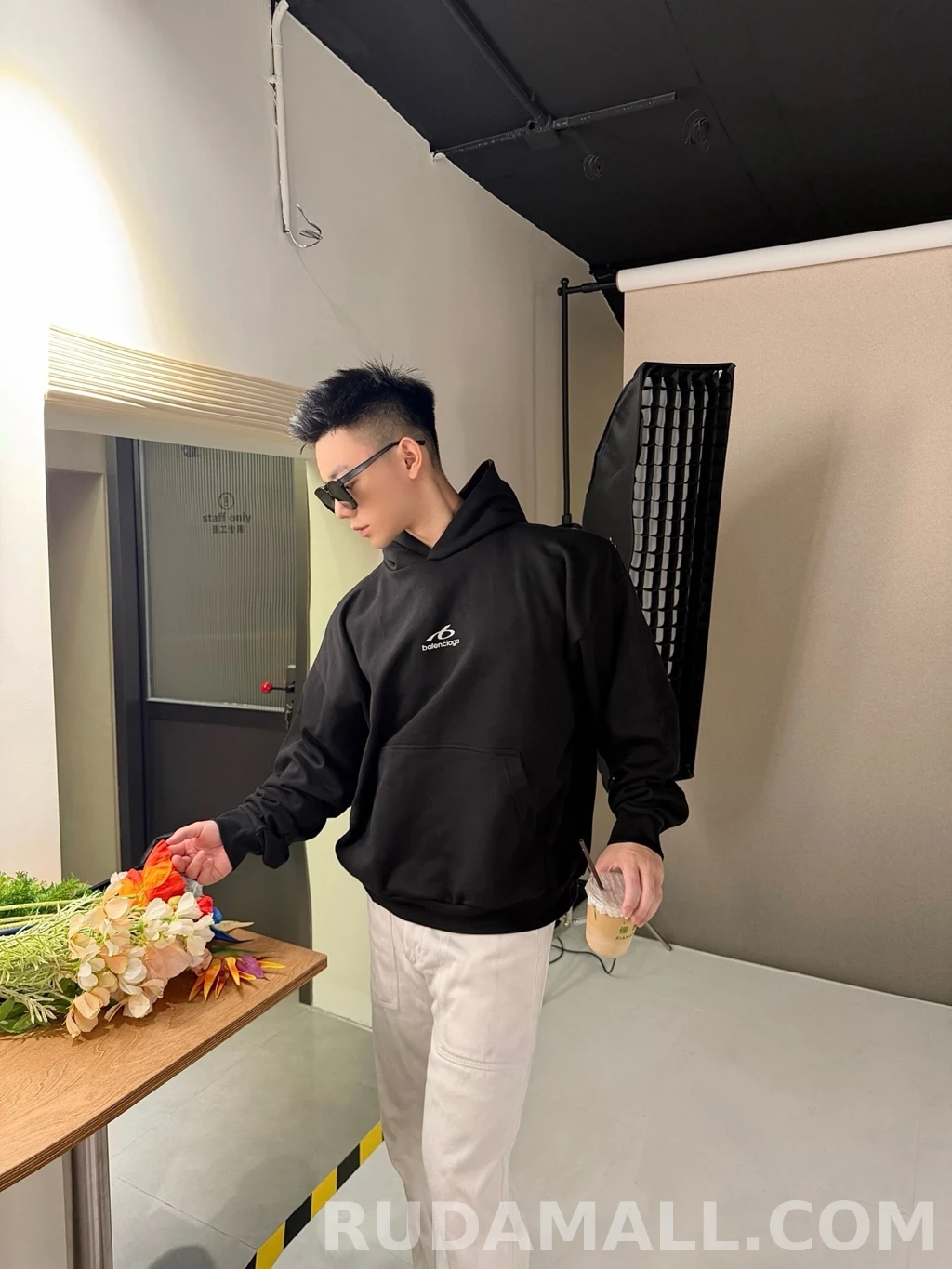 발렌시아가 발렌시아가 미니로고 후드 상세 이미지