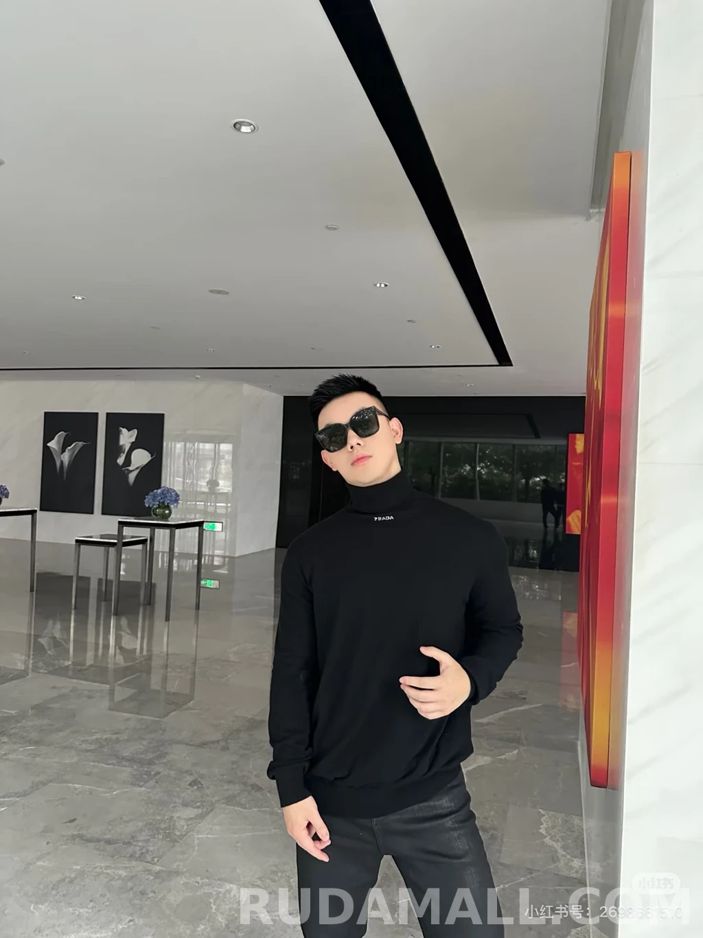 프라다 프라다 로고 터틀넥 상세 이미지