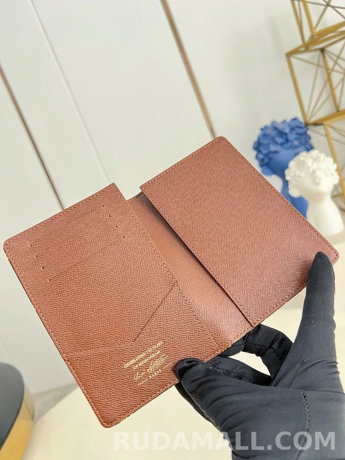 루이비통 루이비통 모노그램 캔버스 여권 케이스 상세 이미지