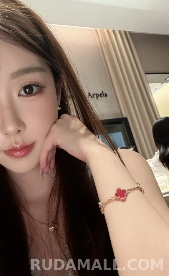반클리프 아펠 반 클리프 아펠 클래식 사엽초 목걸이 상세 이미지
