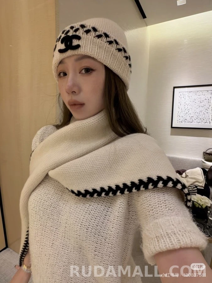 샤넬 샤넬 로고 배색 자수 니트 비니 상세 이미지