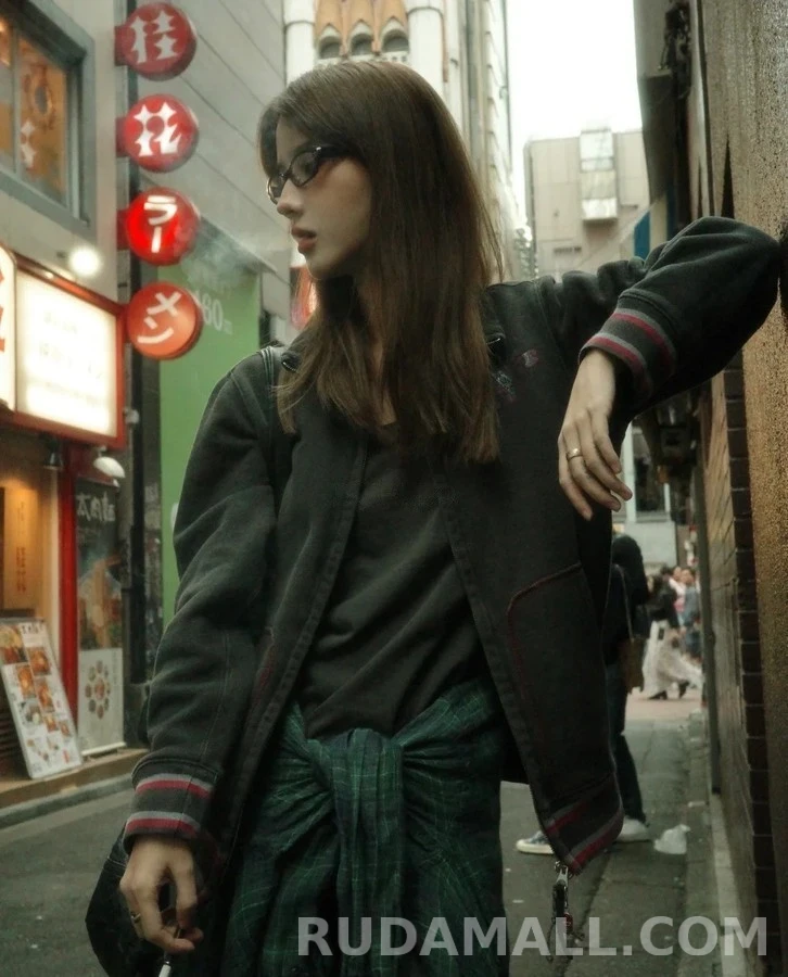 샤넬 샤넬 로고 캣아이 안경테 상세 이미지