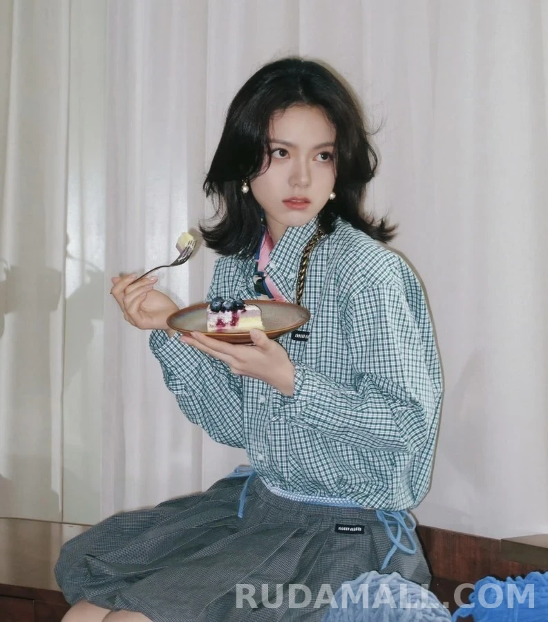 미우미우 미우미우 M 로고 애플 진주 귀걸이 상세 이미지
