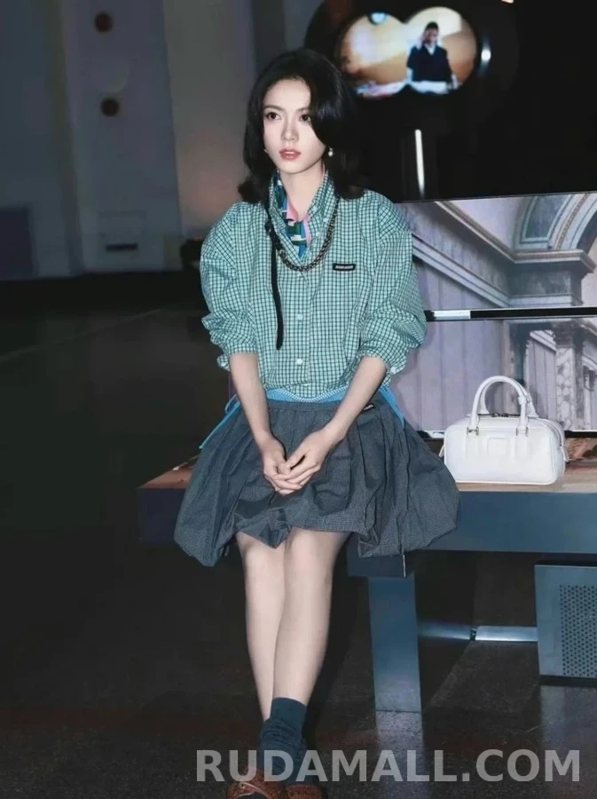 미우미우 미우미우 M 로고 애플 진주 귀걸이 상세 이미지