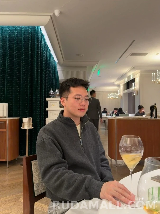 디올 디올 로고 반집업 맨투맨 상세 이미지