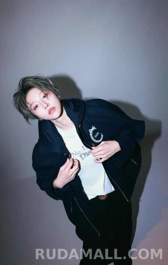 디올 디올 메달리온 자수 후드 집업 상세 이미지