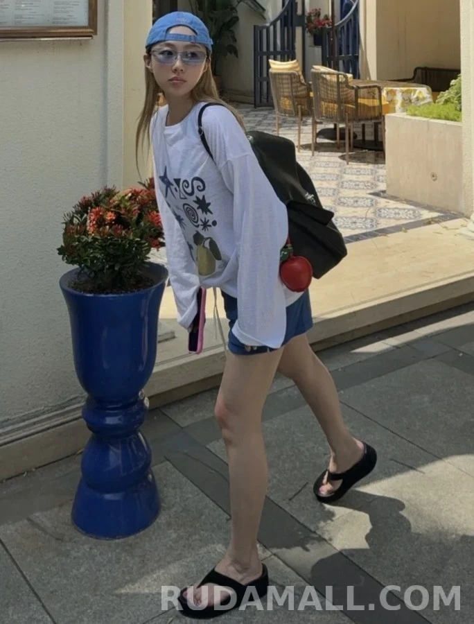 샤넬 샤넬 애플 키링 상세 이미지