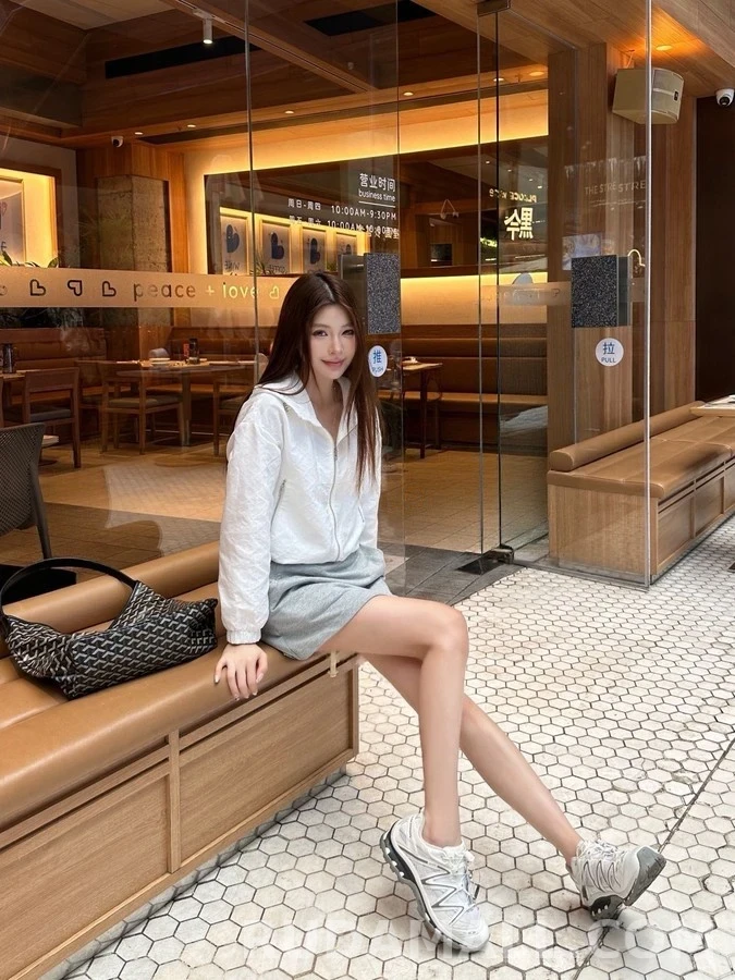 디올 디올 모노그램 자카드 후드 바람막이 상세 이미지