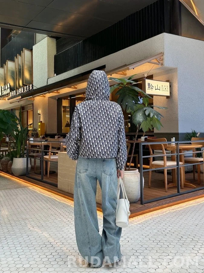 디올 디올 모노그램 후드 바람막이 상세 이미지