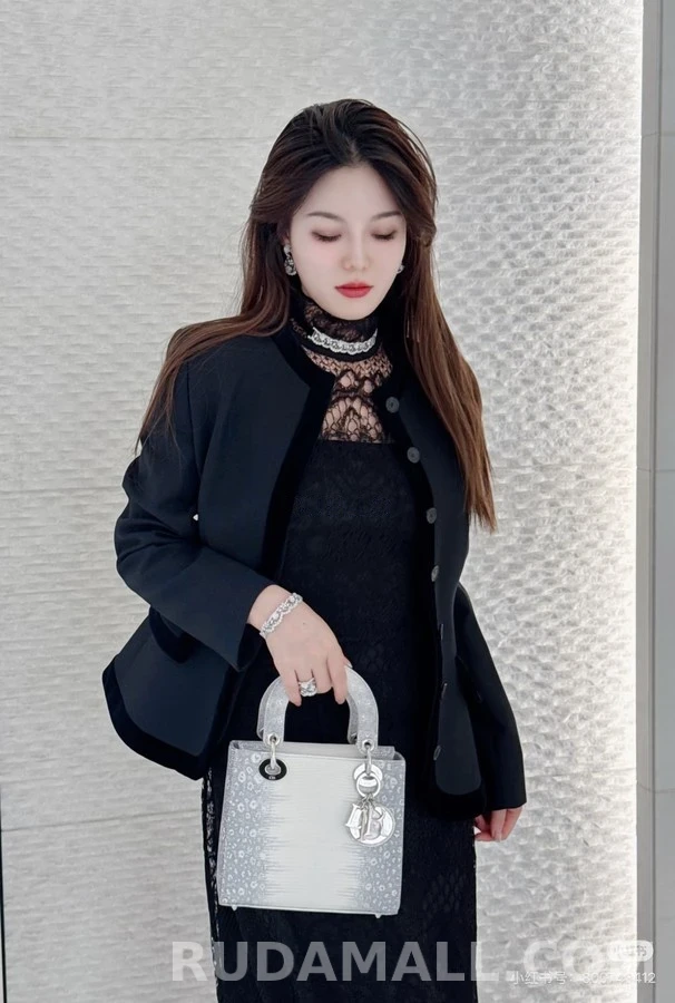 디올 디올 벨벳 트리밍 라운드넥 자켓 상세 이미지