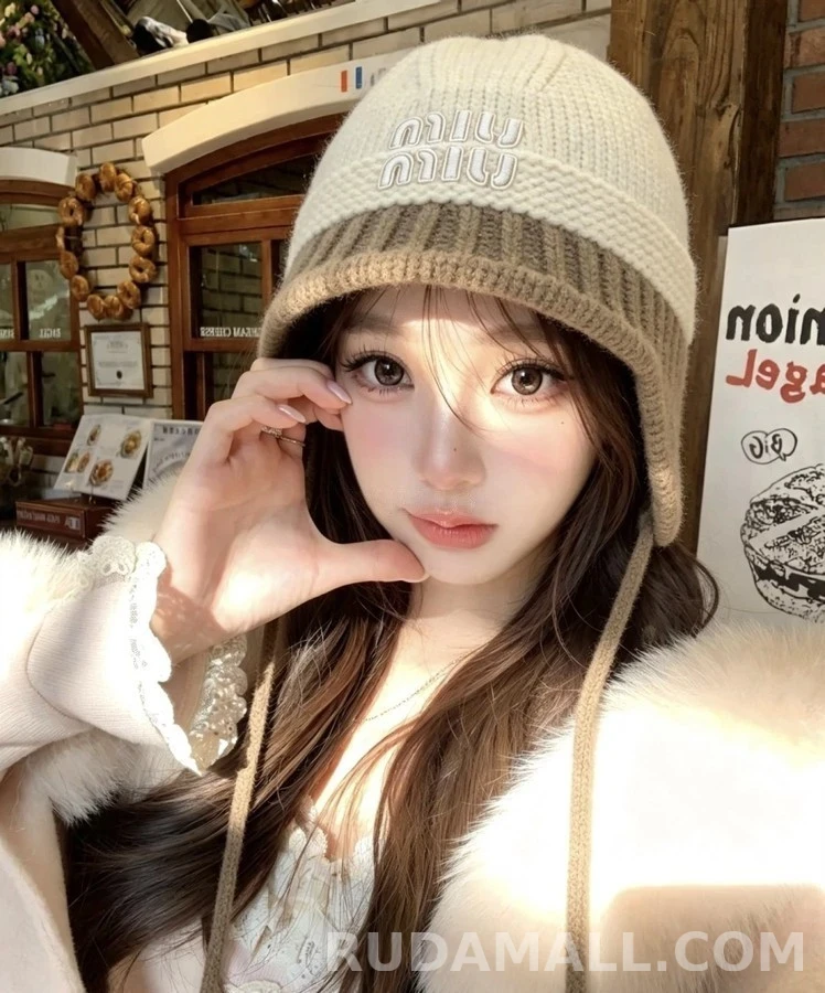 미우미우 미우미우 투톤 로고 니트 귀달이 모자 상세 이미지