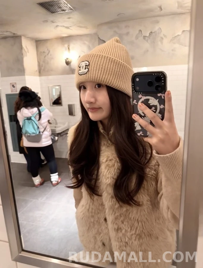 샤넬 샤넬 로고 리브드 비니 상세 이미지
