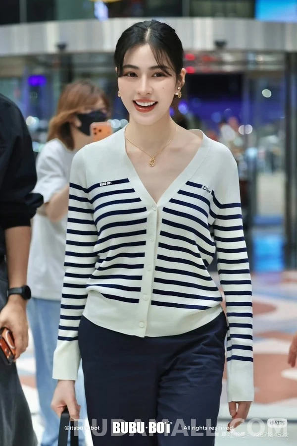 디올 디올 스트라이프 V넥 니트 가디건 상세 이미지