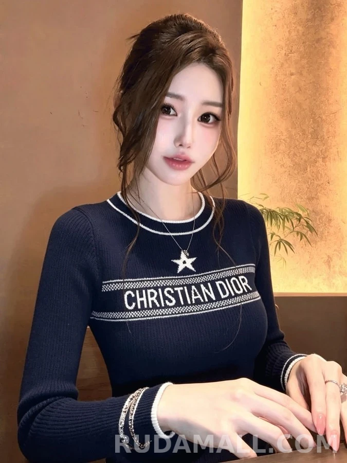 디올 디올 오각별 레터링 니트 상세 이미지