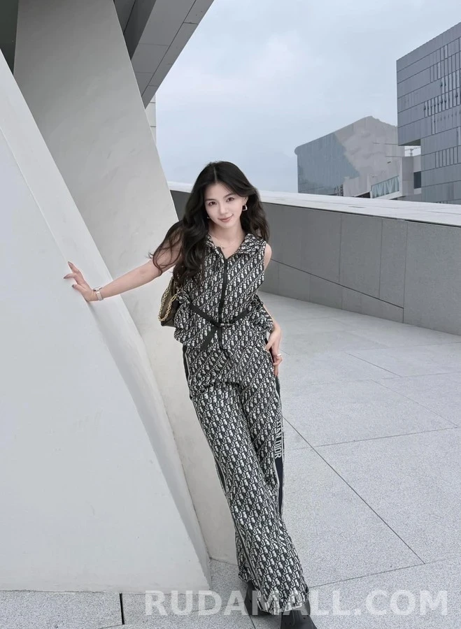 디올 디올 오블리크 모노그램 후드 슬리브리스 상세 이미지