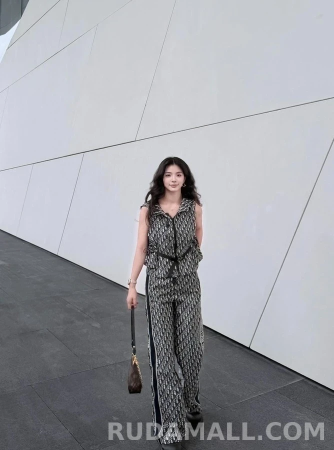 디올 디올 오블리크 모노그램 후드 슬리브리스 상세 이미지