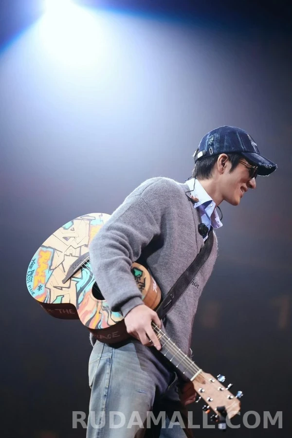 디올 디올 레귤러 진 상세 이미지