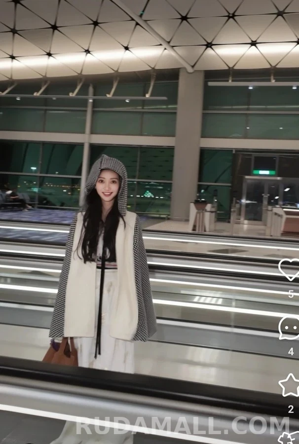 디올 디올 천조격 패널 후드 집업 상세 이미지