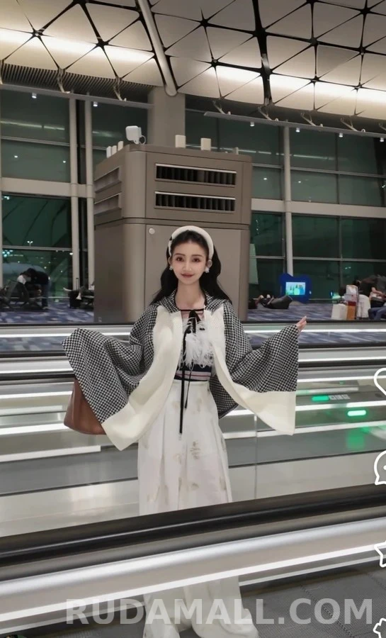 디올 디올 천조격 패널 후드 집업 상세 이미지