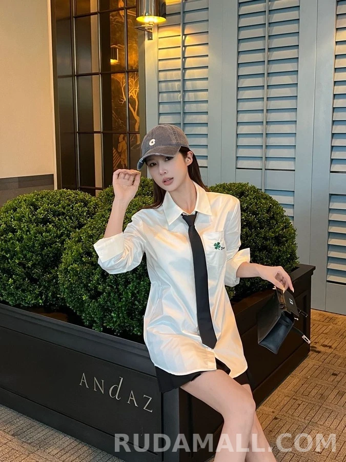 디올 디올 클로버 자수 긴팔 티셔츠 상세 이미지