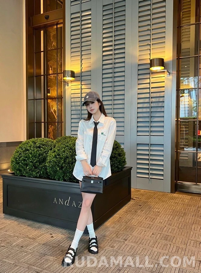 디올 디올 클로버 자수 긴팔 티셔츠 상세 이미지